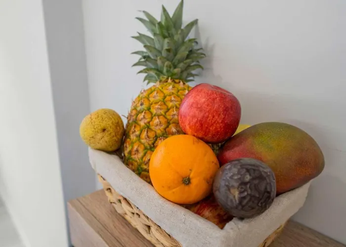 Appartement Light-filled Retreat With Balcony In By Hostwise